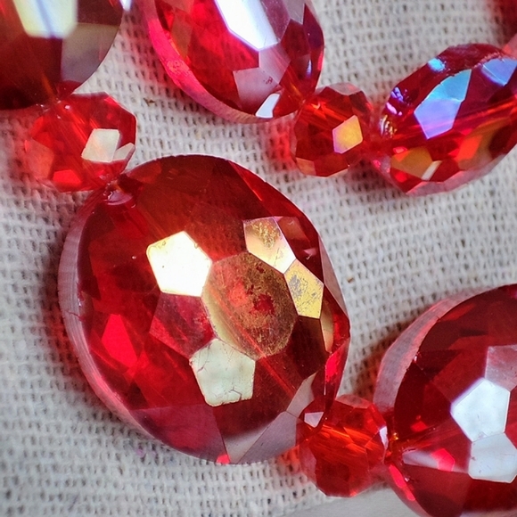 Red Aurora Borealis Faceted Glass Triple Strand Necklace Silver Tone Hardware - Picture 5 of 8